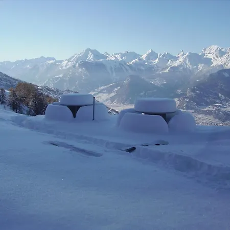 In With Hot Tub Domek alpejski