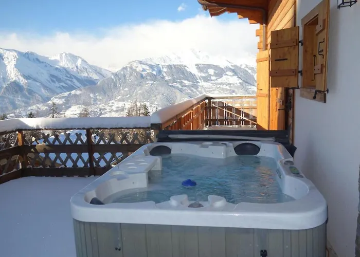 In With Hot Tub Domek alpejski Veysonnaz