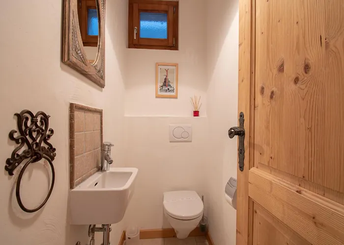 In With Hot Tub Domek alpejski