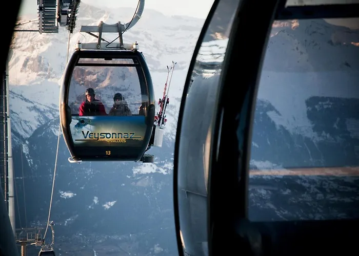 Domek alpejski In With Hot Tub *