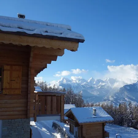 Chalet In With Hot Tub *